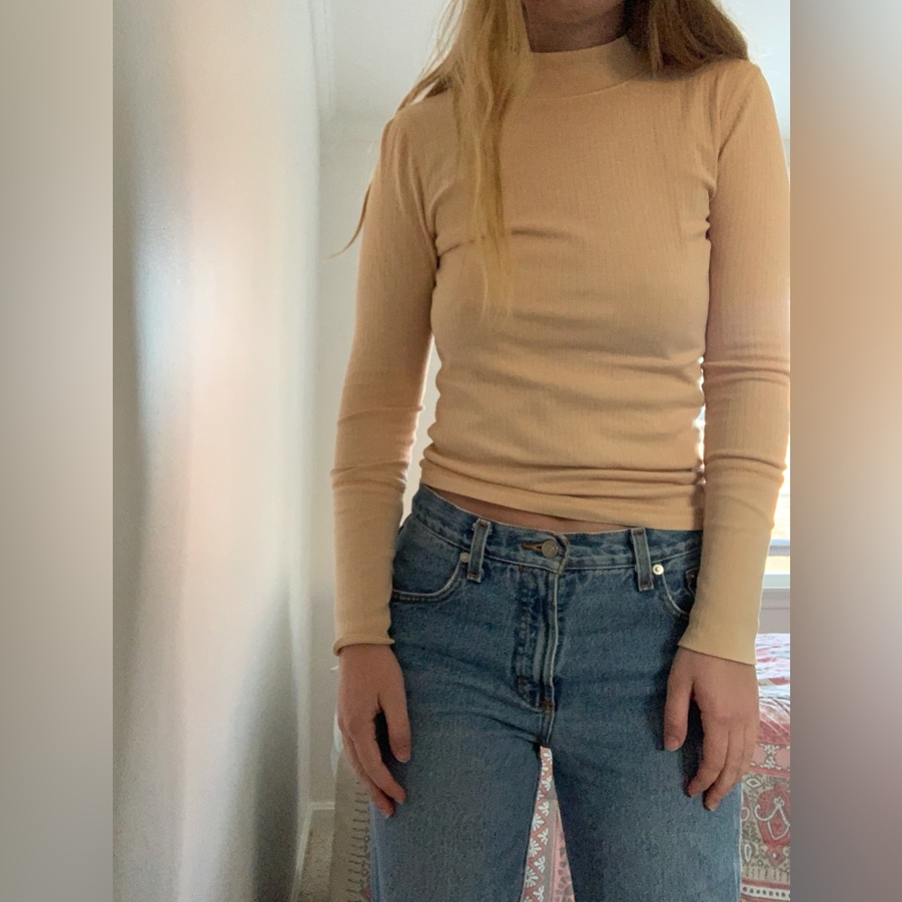 Butter yellow thin long sleeve Free People shirt